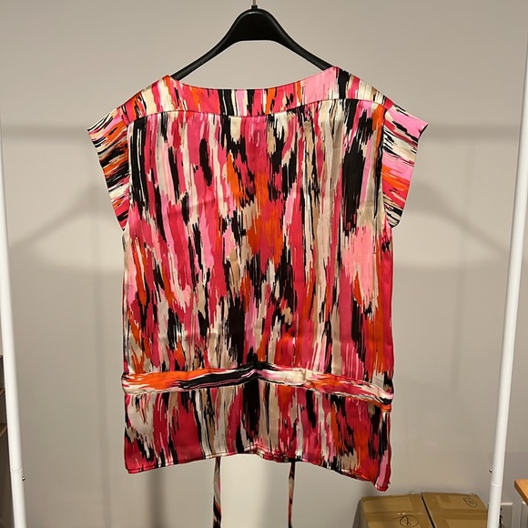 Laura Petite Size Small Top - Picture 2 of 2